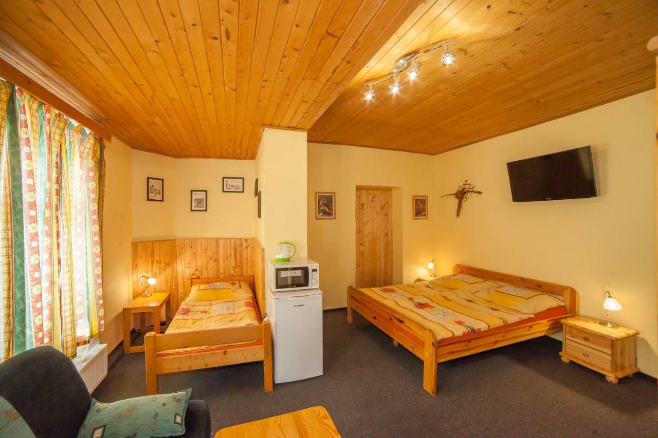 Penzion Na Rozcestí Janov nad Nisou Exterior foto
