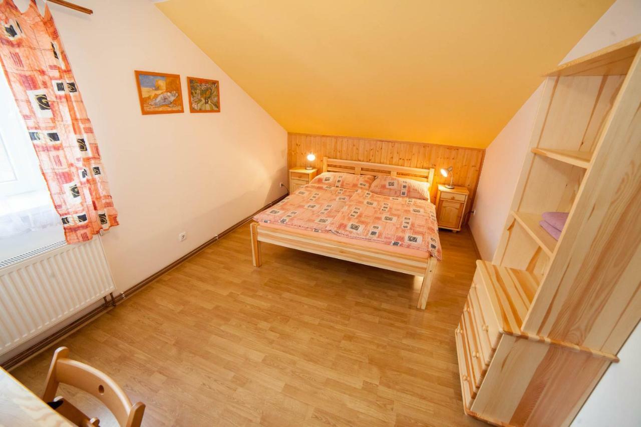 Penzion Na Rozcestí Janov nad Nisou Exterior foto
